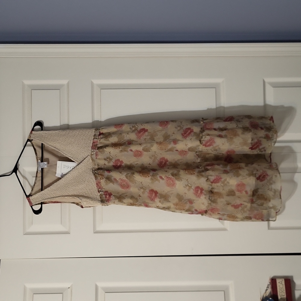 Paradise NY med floral sundress. New with tags.